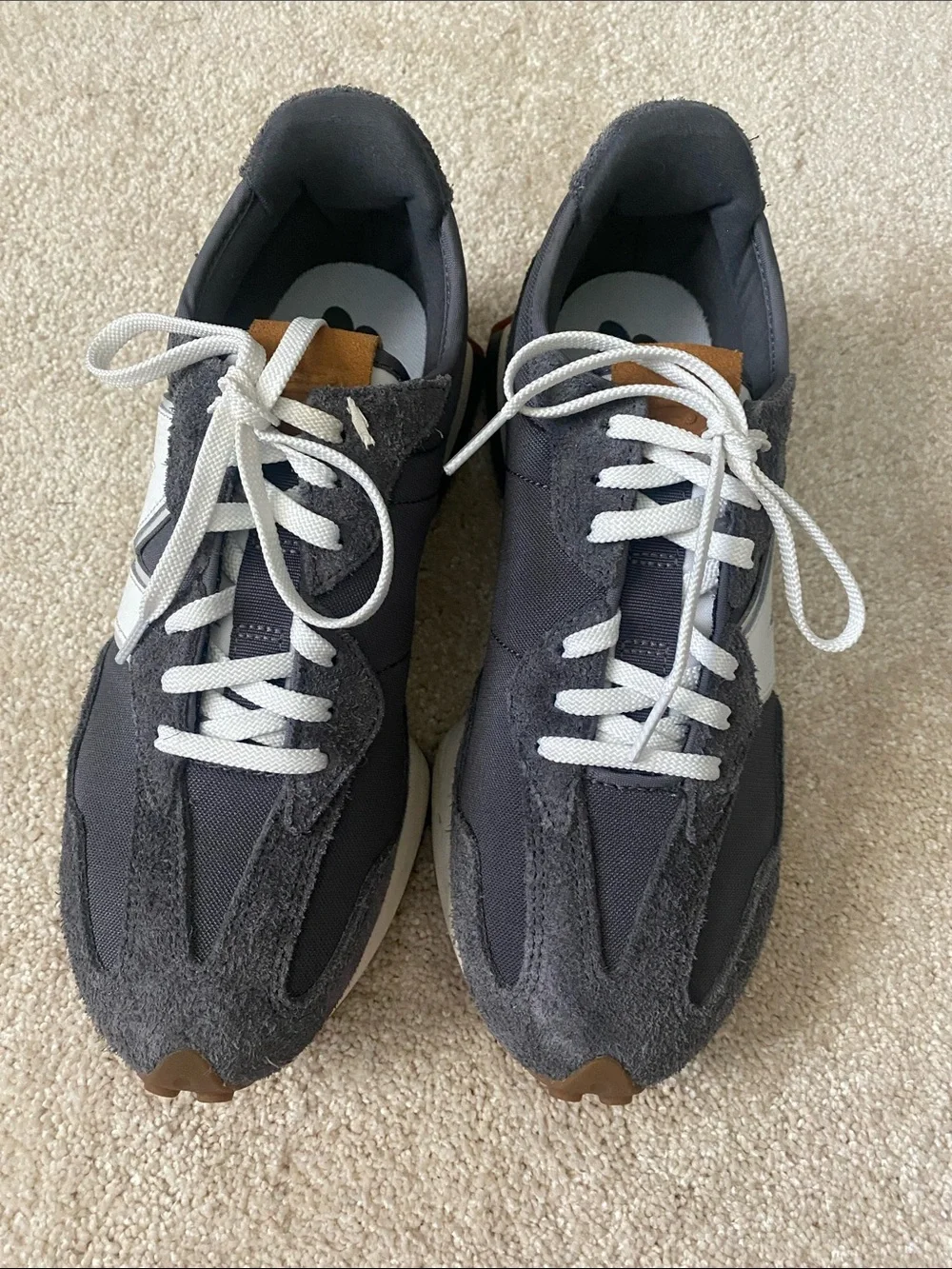 New Balance Women’s 527 Gray Suede & Mesh Sneakers with White Logo - Picture 2 of 12